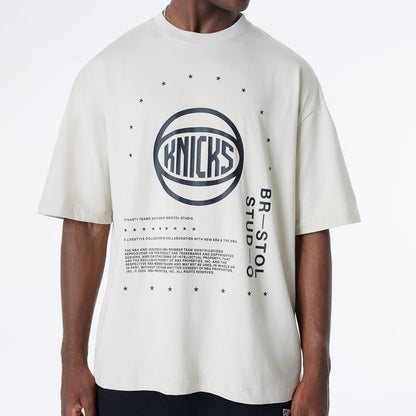 New Era Knicks Bristol Studios Stone Tee