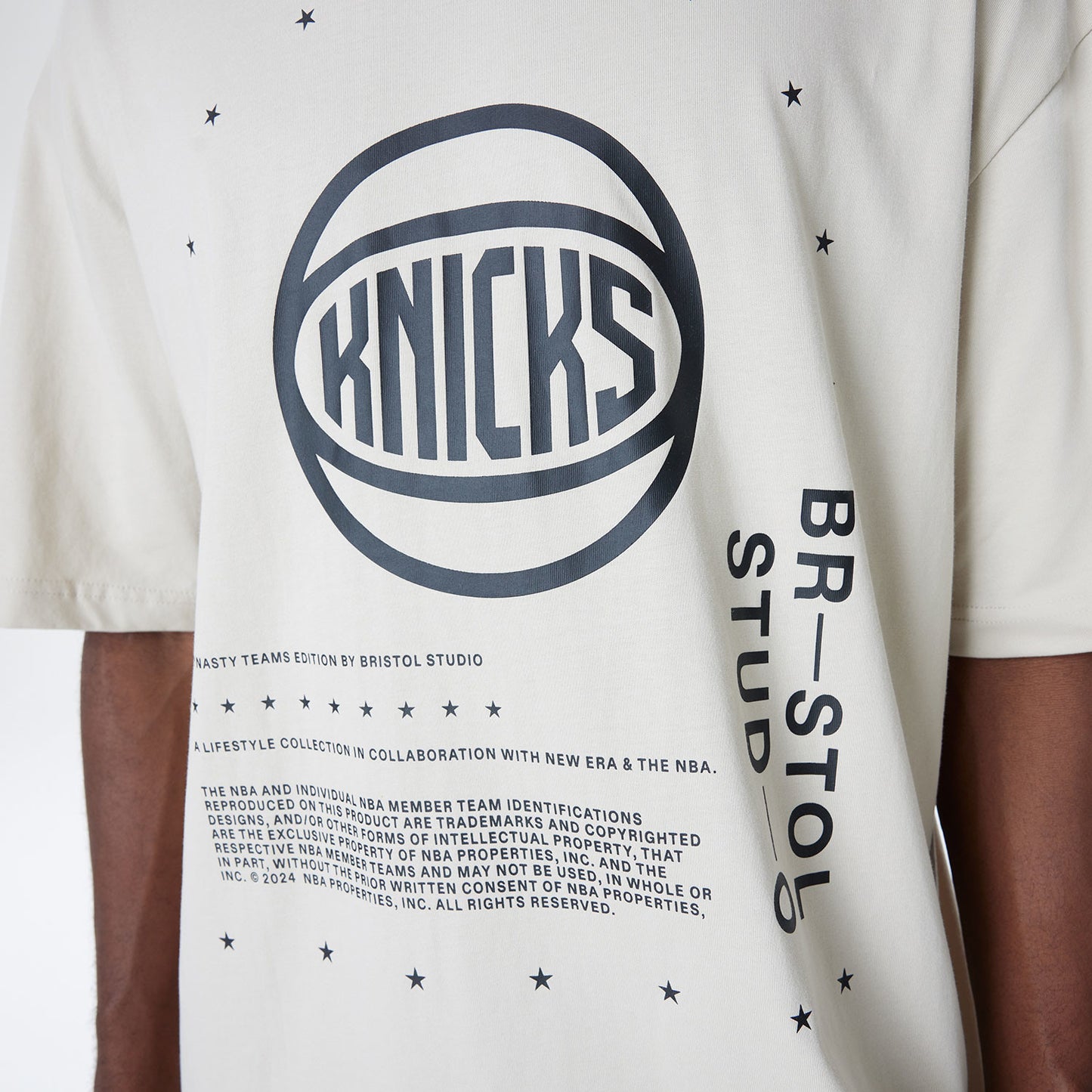 New Era Knicks Bristol Studios Stone Tee