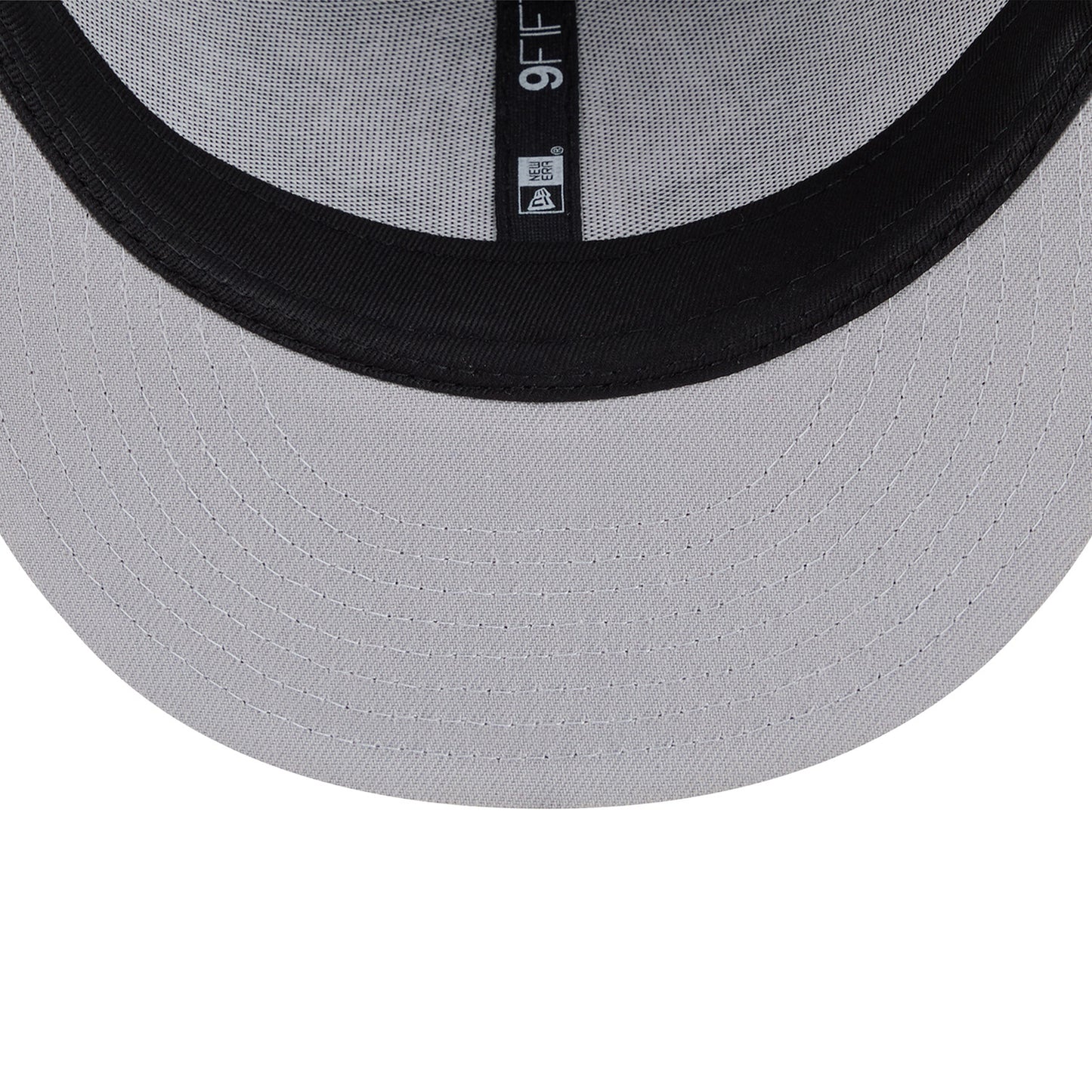 New Era Knicks Black/White Logo Trucker 950 Snapback