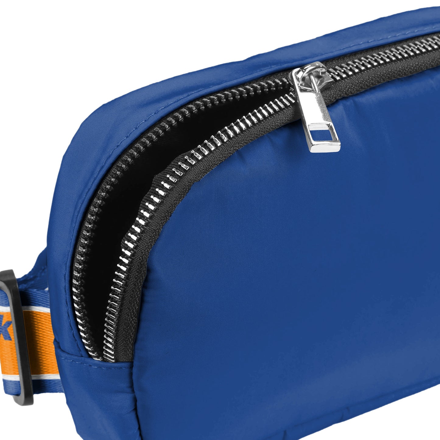 Knicks Small Team Wordmark Crossbody Belt Bag In Blue - Close View