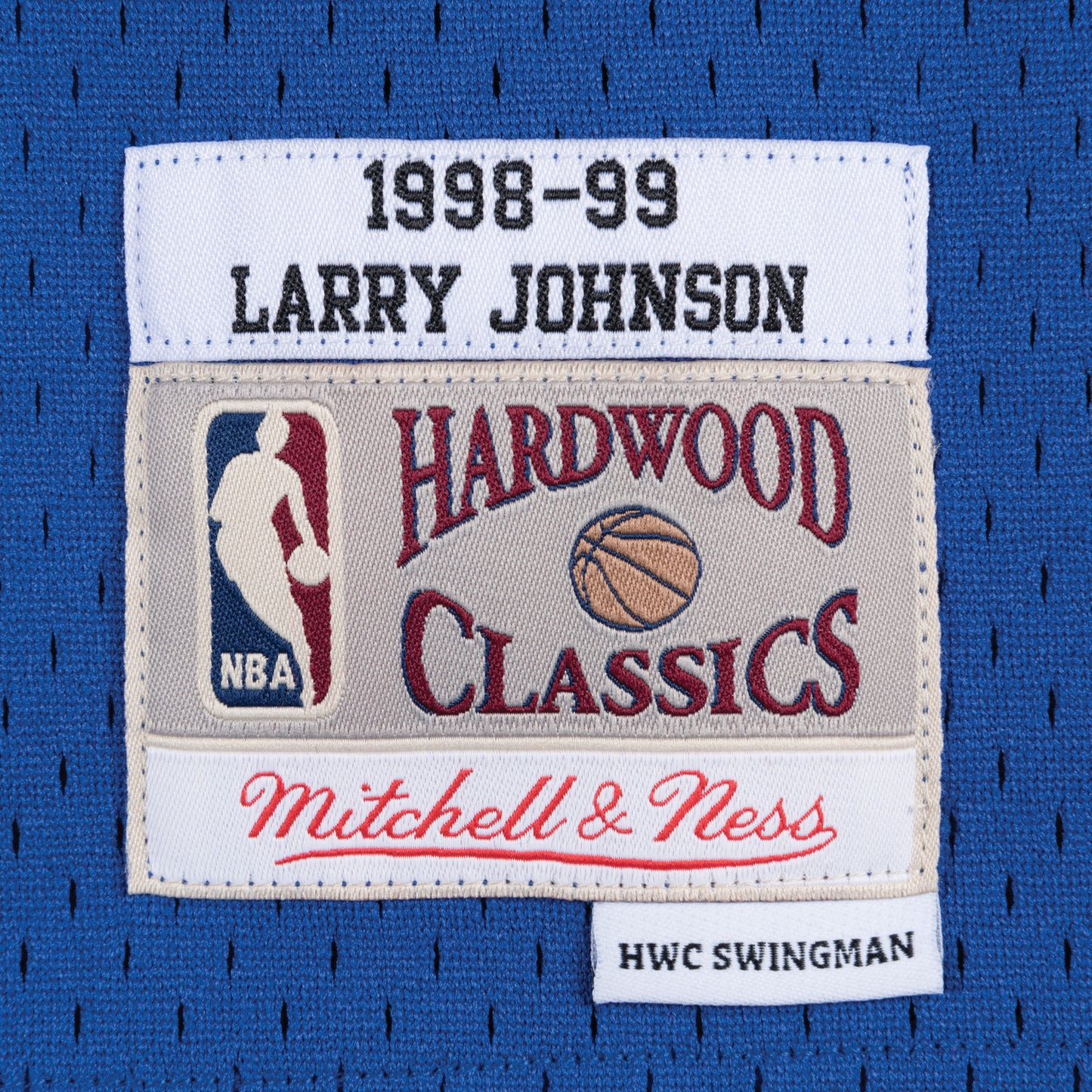 Mitchell & Ness Knicks 1998 Larry Johnson Road Jersey - Detail View