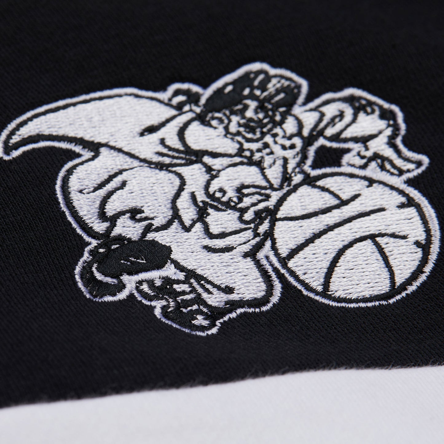 Women's Mitchell & Ness Knicks Black Quarter Zip - Patch View