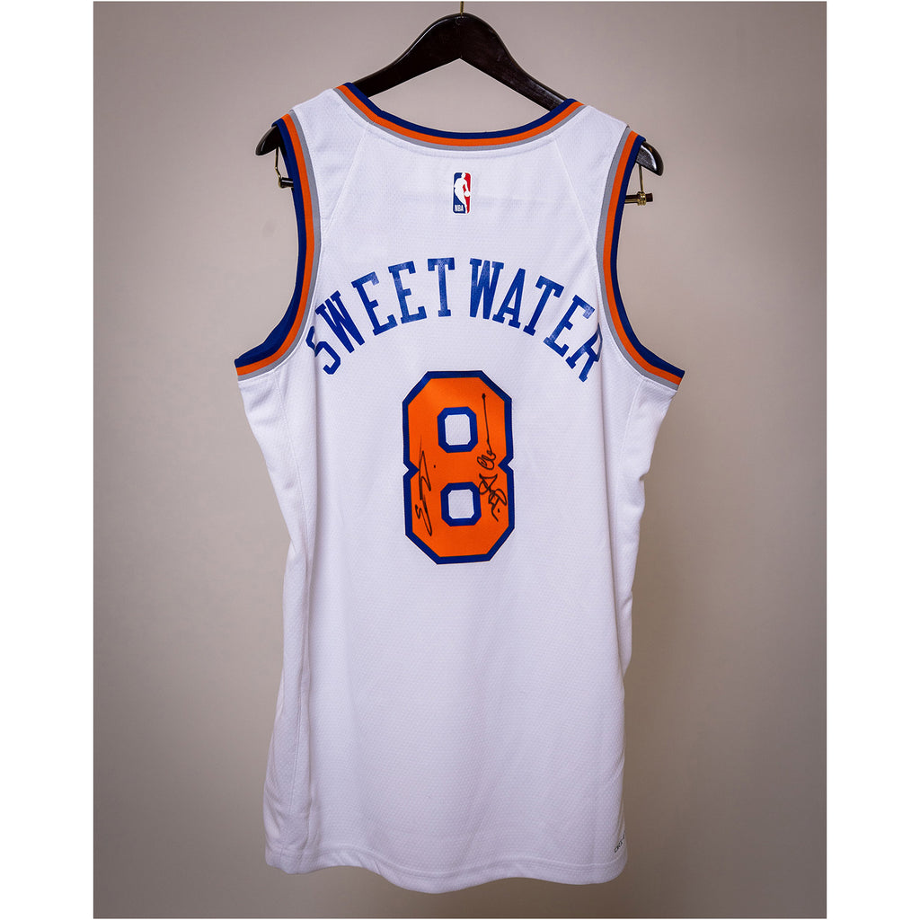 Knicks 22/23 Autographed Jersey Package