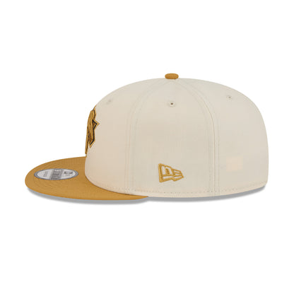 New Era Knicks Two Tone Light Cream/Tan Colorpack 950 Snapback