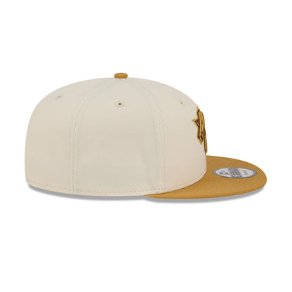 New Era Knicks Two Tone Light Cream/Tan Colorpack 950 Snapback