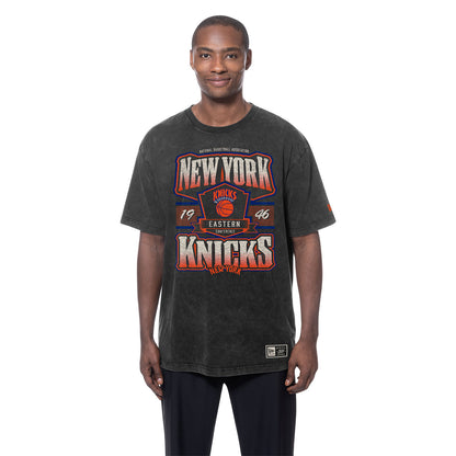 New Era Knicks Washed Black Graphic Tee