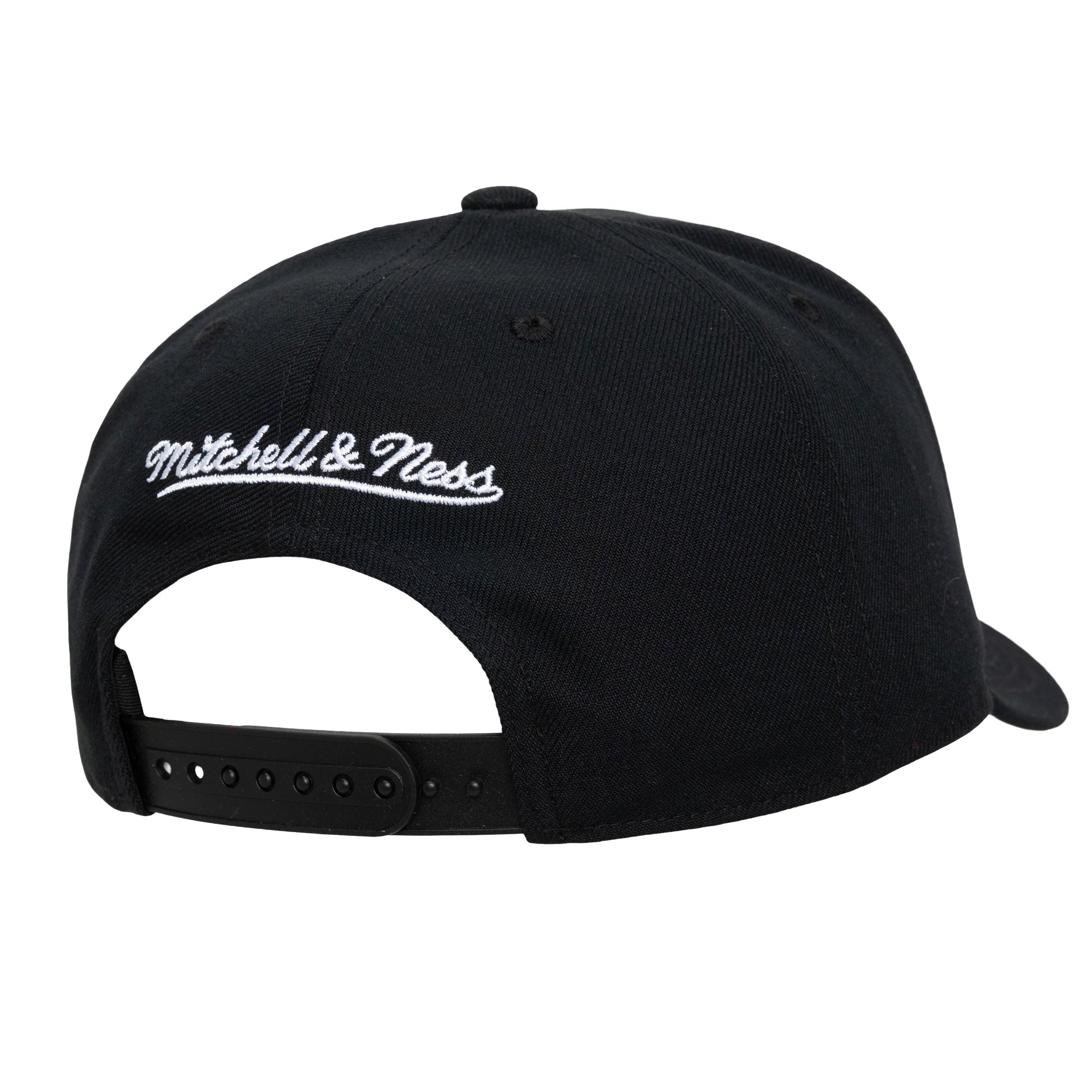 Mitchell & Ness Knicks 2026 NBA Champions Script Snapback – Shop