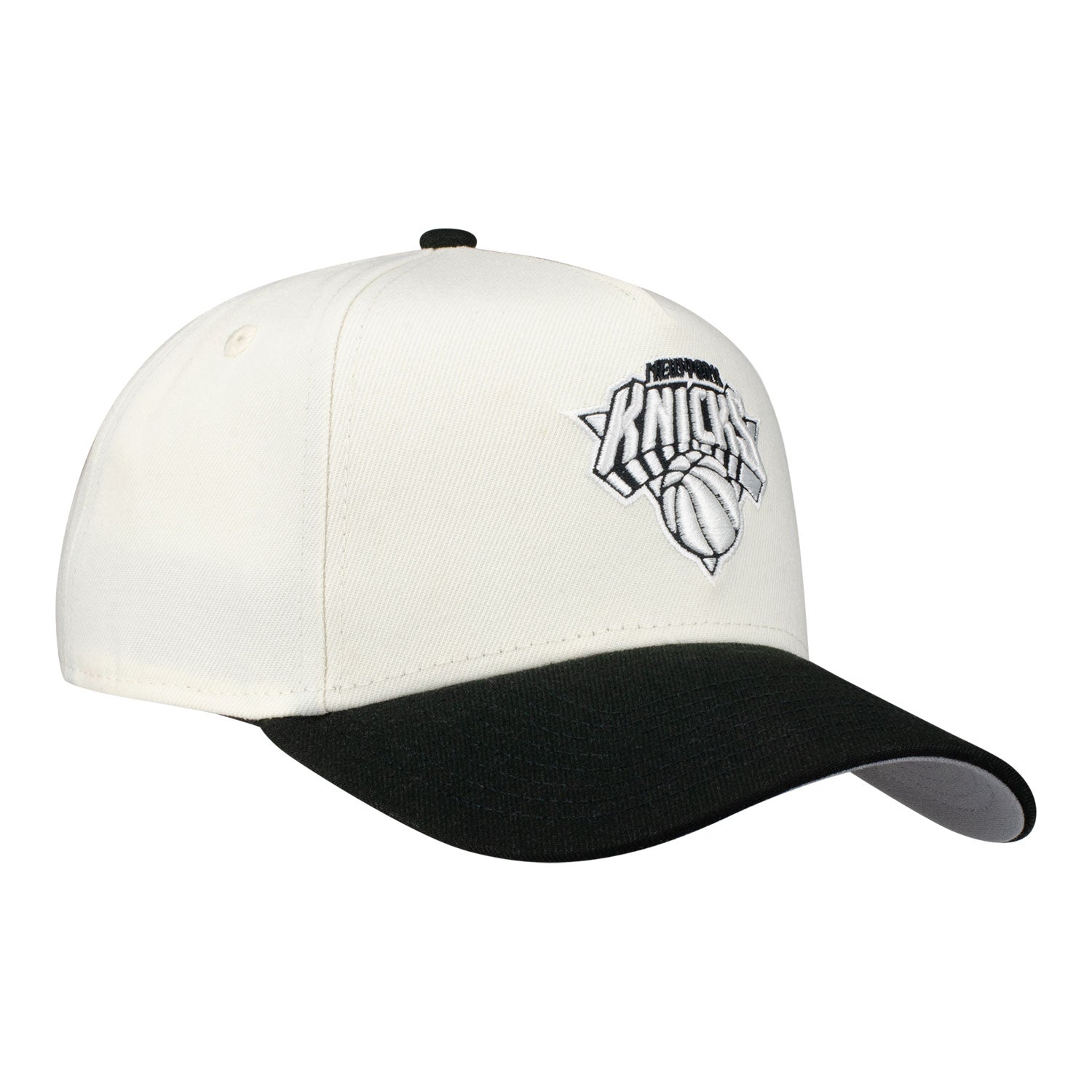 New Era Knicks Chrome White/Black Logo 940 A-Frame Snapback - Right Side View