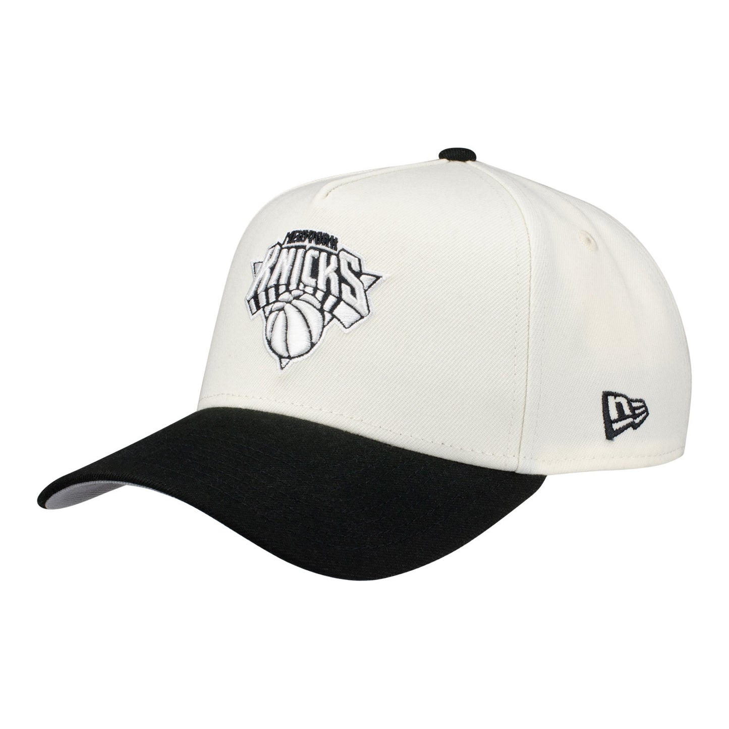 New Era Knicks Chrome White/Black Logo 940 A-Frame Snapback - Left Side View