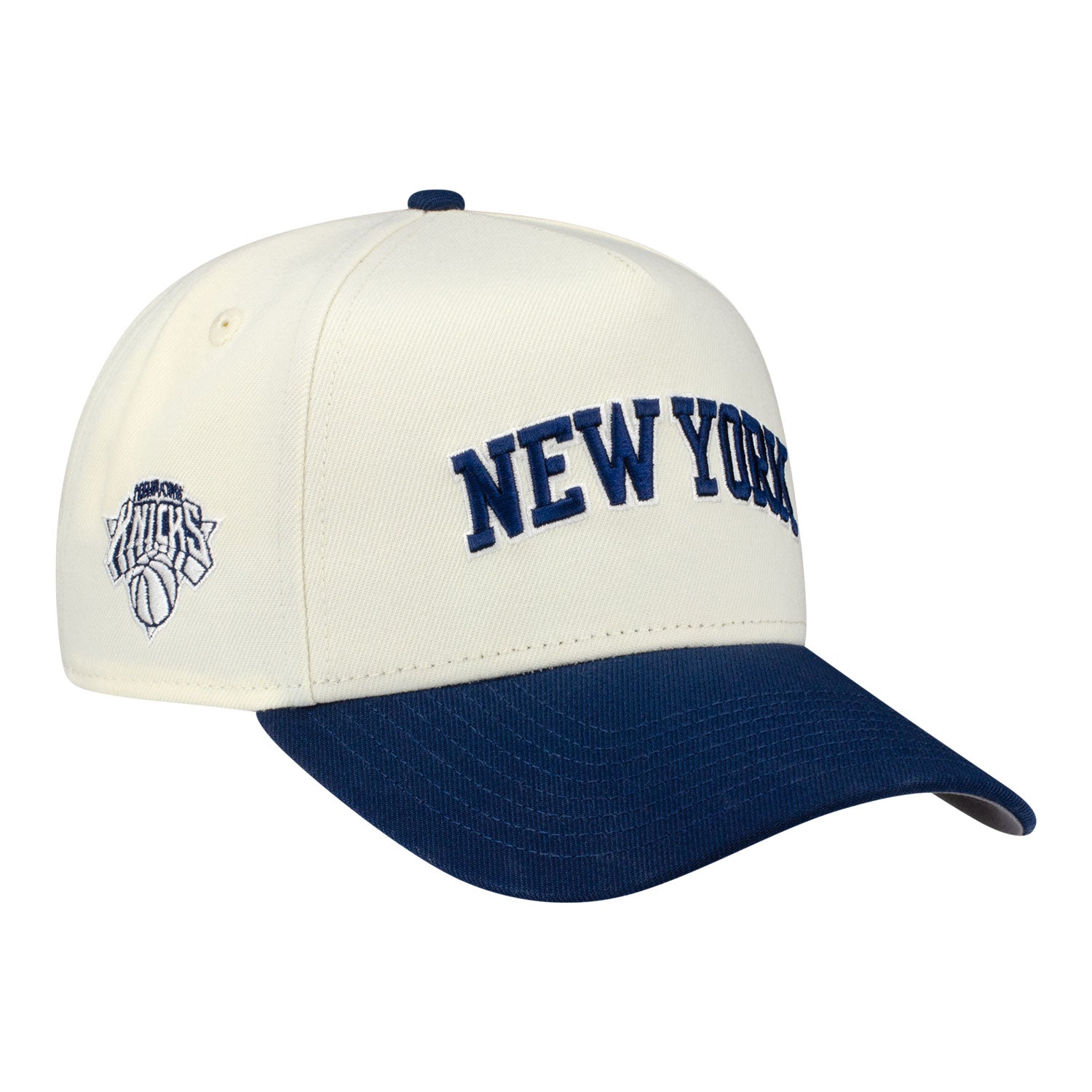 New Era Knicks Chrome White/Navy New York Wordmark 940 A-Frame Snapback In White - Front Right View