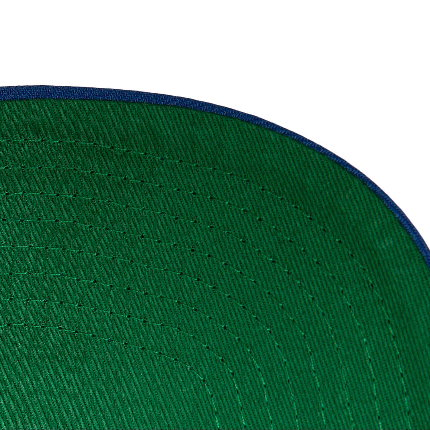 Mitchell & Ness Minnesota North Stars White/Green Vintage Sharktooth  Snapback Hat
