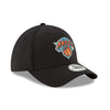 New Era Knicks 39THIRTY Flex Hat in Black - Right View