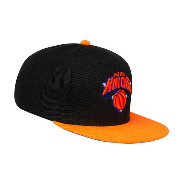 Mitchell & Ness Knicks Reload Snapback Hat in Black - Right View