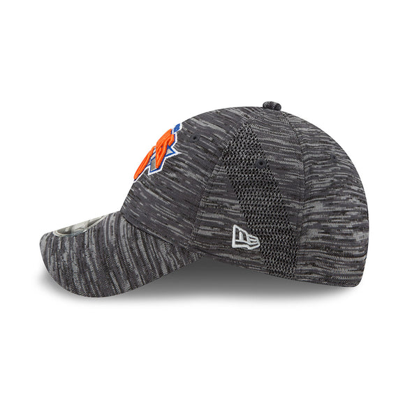 New Era Knicks 9FORTY Tech Adjustable Hat in Grey - Left View