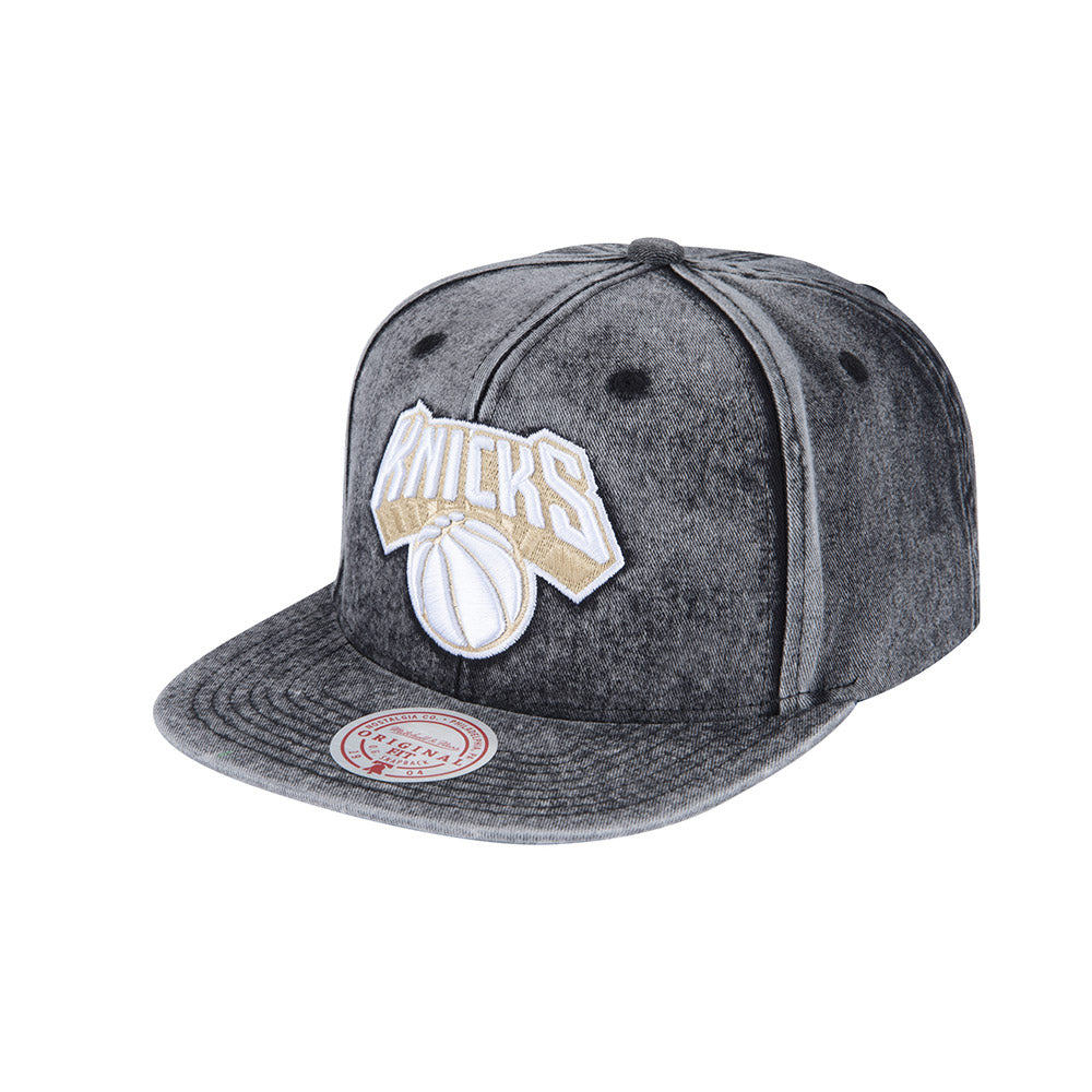 Mitchell & Ness Knicks Black Snow Wash Natural Snapback Hat in Faded Denim - Front View