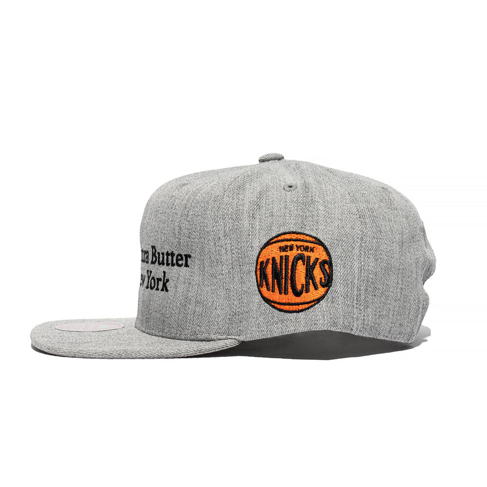New York Knicks Big Apple Zig Zag Snapback Hat