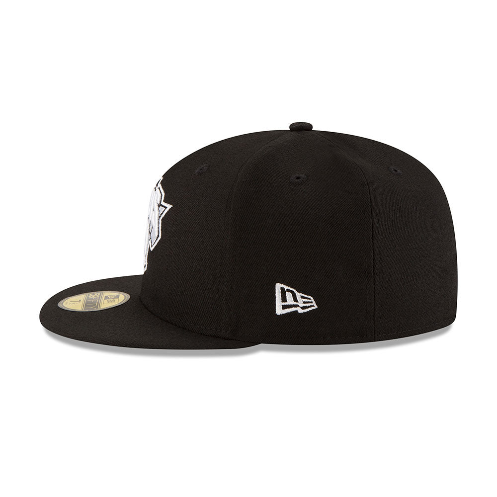 Products New Era Knicks Black & White 59Fifty Fitted in Black - Left View