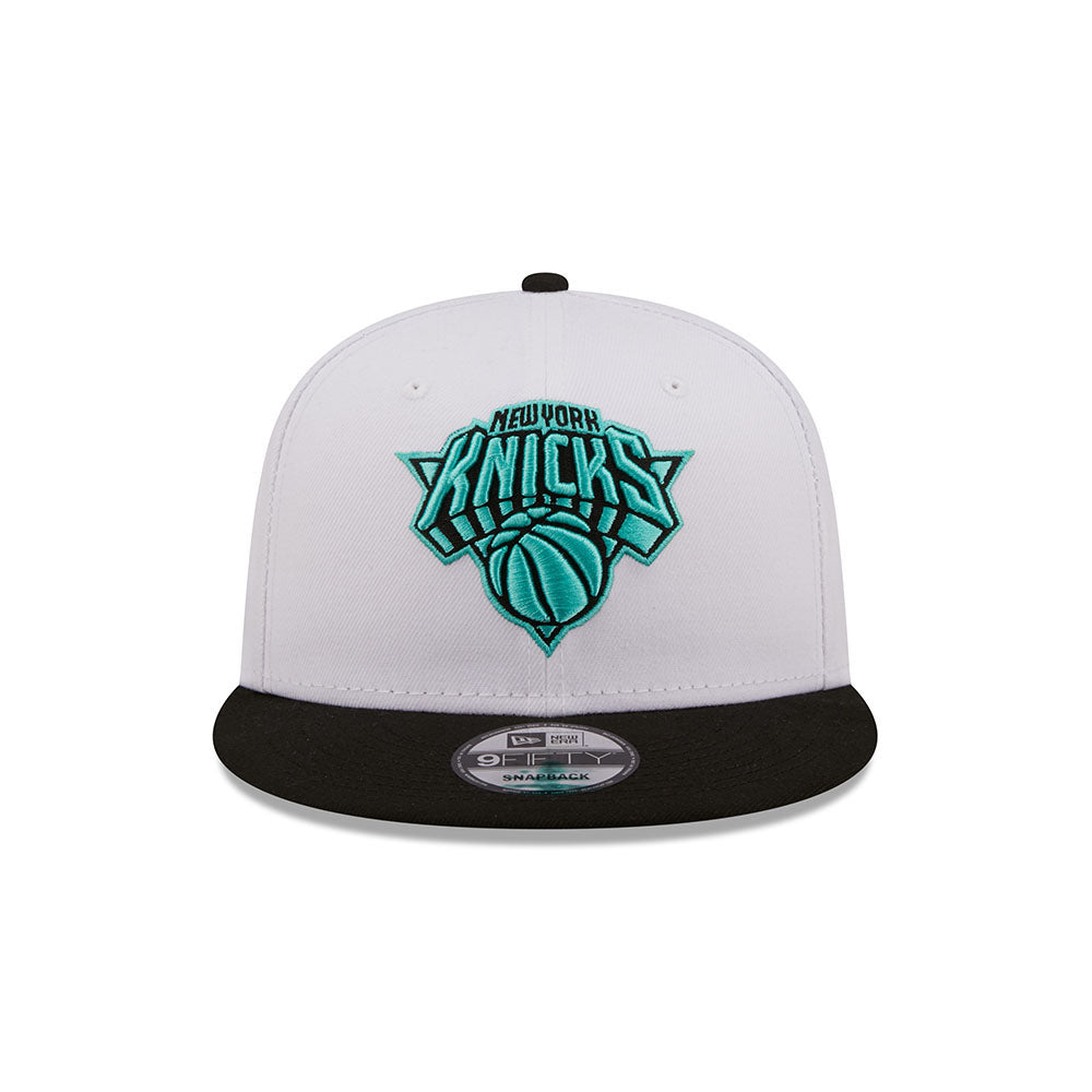 New Era Knicks White/Black Two Tone Color Pack Snapback in Grey - Front View