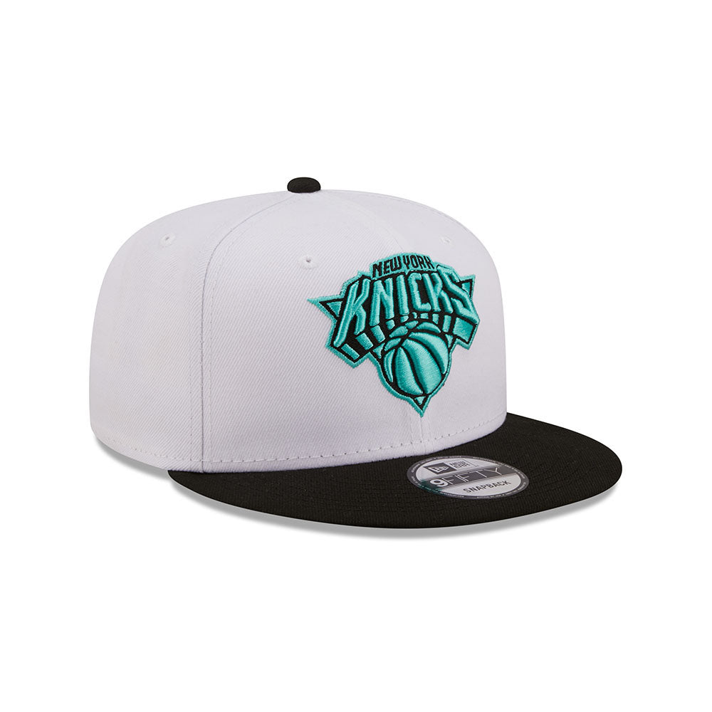 New Era Knicks White/Black Two Tone Color Pack Snapback - Right View