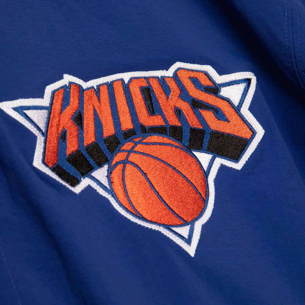Knicks Mitchell & Ness '96 Authentic Warm Up Jacket in Blue - Logo Close Up